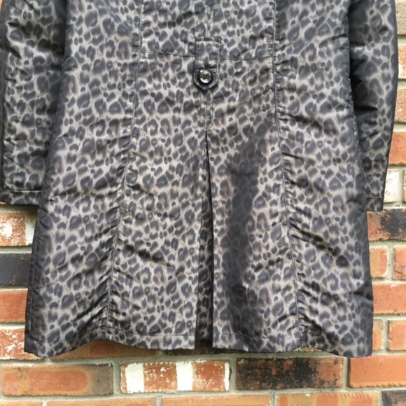 Leopard print, lightweight, 3/4 length Coat - Picture 9 of 9